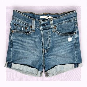 LEVIS wedgie shorts sz 26